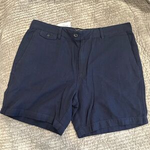 Banana Republic Men's Navy Shorts; size 35; NWT